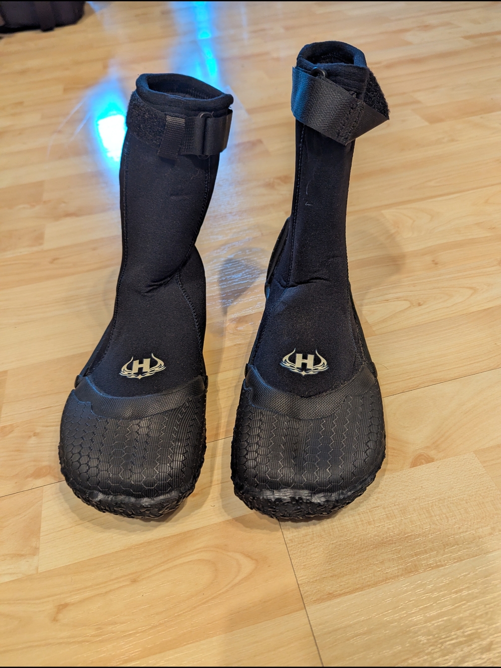 Brand New Hotline Black Neoprene Booties with Ankle Strap Size 10